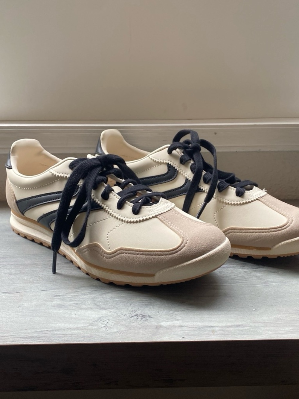 No Boundaries Cream and Black Retro Runner Sneakers